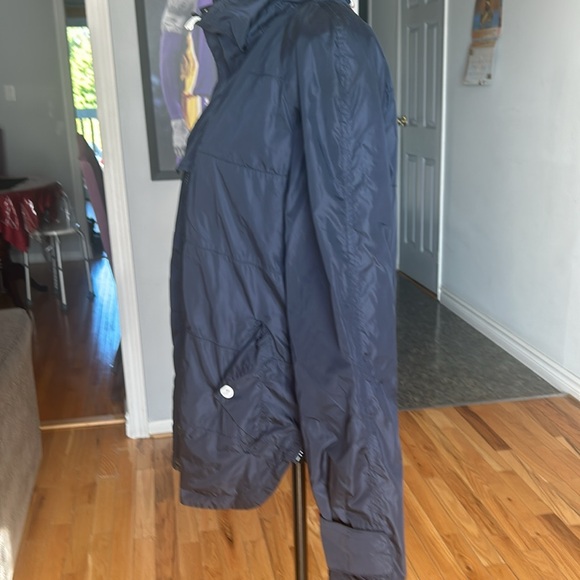 Authentic Moncler wind breaker - Picture 4 of 17